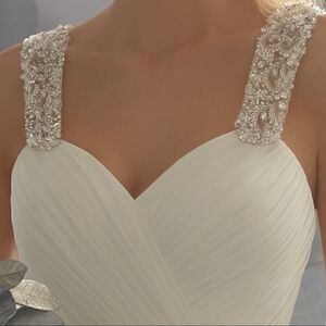 Detachable wedding straps with pearls and rhinestones